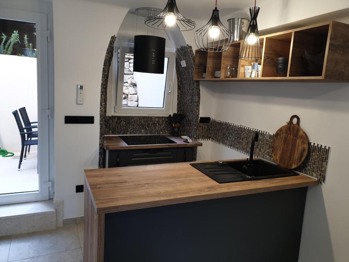 Appartement Castel à Mali Lošinj Extérieur photo